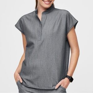 Figs graphite Rafaela oversized scrubs gray top gray silver short sleeve Medium